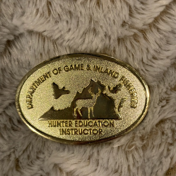 Gold hunter education instructor buckle NEW - Picture 1 of 5